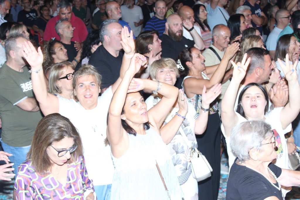 Mugnano del Cardinale esplode con “Nostalgia ’90”: Piazza Cardinale diventa la capitale del divertimento