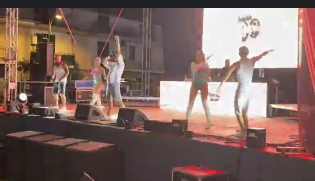 Mugnano del Cardinale esplode con “Nostalgia ’90”: Piazza Cardinale diventa la capitale del divertimento
