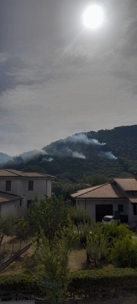 Forino (AV): Collina San Nicola un dramma di fuoco che va avanti da ormai sette giorni