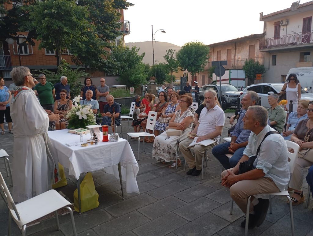 Mugnano del Cardinale ricorda Paolo Borsellino: La cultura è l’arma contro le mafie. Una piazza piena, una comunità unita. Mugnano del Cardinale ricorda Paolo Borsellino: La cultura è l’arma contro le mafie. Una piazza piena, una comunità unita.