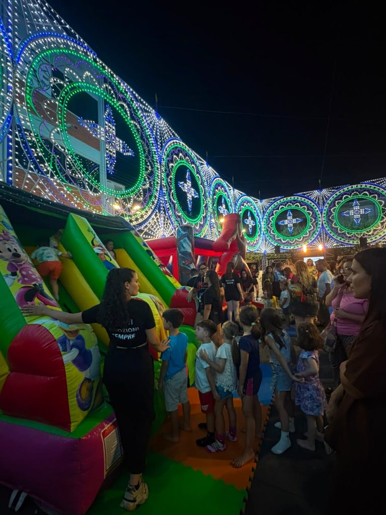 Grande successo a Sperone per lo Yuppies Kids Party: entusiasmo e divertimento nelle serate in onore di SantElia Grande successo a Sperone per lo Yuppies Kids Party: entusiasmo e divertimento nelle serate in onore di SantElia