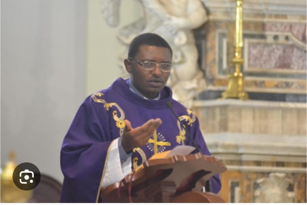 Forino (AV): Padre Jean Claude Ndayismine L incendio nei pressi del Santuario di San Nicola , un incomprensibile atto di cui si fa fatica a comprendere le ragioni Ma Forino (AV): Padre Jean Claude Ndayismine L incendio nei pressi del Santuario di San Nicola , un incomprensibile atto di cui si fa fatica a comprendere le ragioni Ma