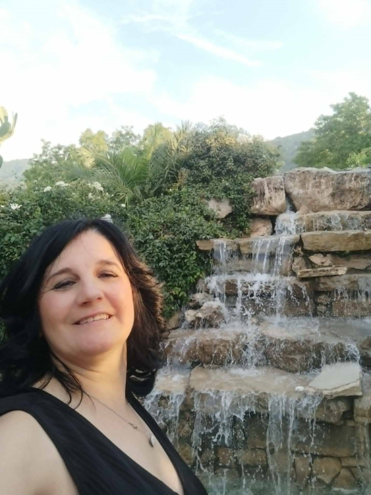 SPERONE. Buon 50° compleanno a Maria Navaretta: una mamma speciale SPERONE. Buon 50° compleanno a Maria Navaretta: una mamma speciale