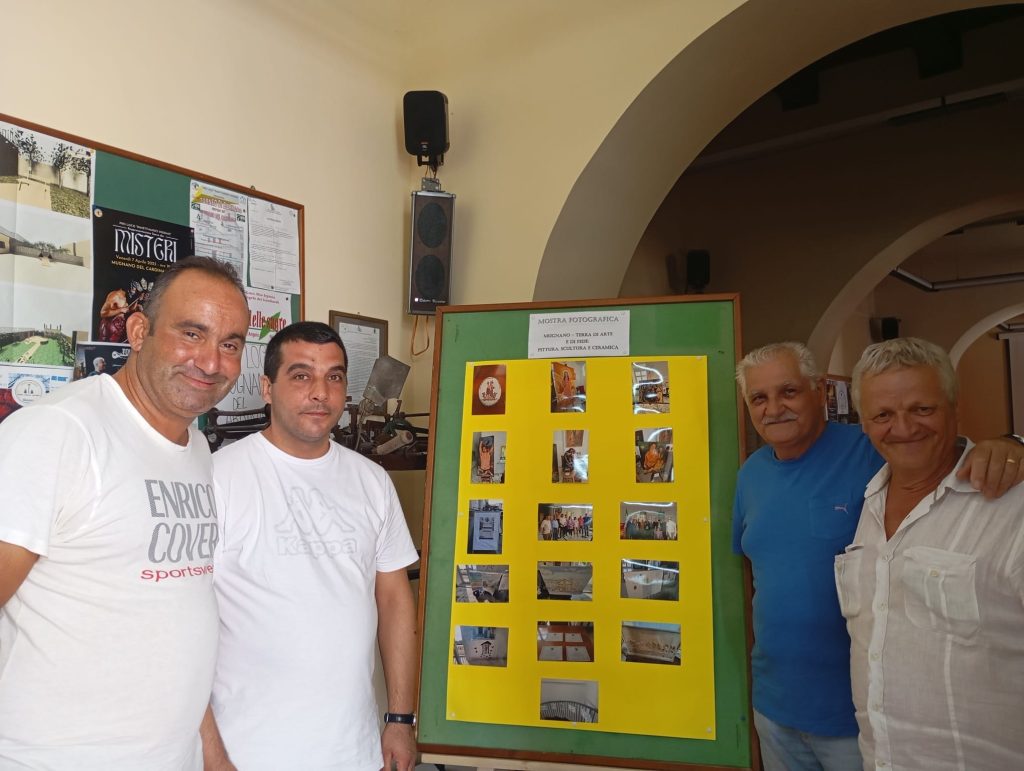 Mugnano effetto TG3 apre le porte ai napoletani. Pienone alla mostra d’arte Mugnano effetto TG3 apre le porte ai napoletani. Pienone alla mostra d’arte