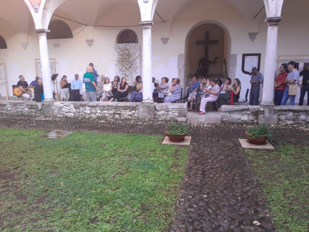 Avvenimento culturale a Montefalcione (AV), nell’antico chiostro dell’ex monastero dei Benedettini di Montevergine. Avvenimento culturale a Montefalcione (AV), nell’antico chiostro dell’ex monastero dei Benedettini di Montevergine.