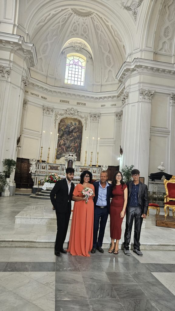 AVELLA. Nozze d’Argento per Piero D’Avanzo e Tonia Maresca  25 anni d’amore, famiglia e vita insieme