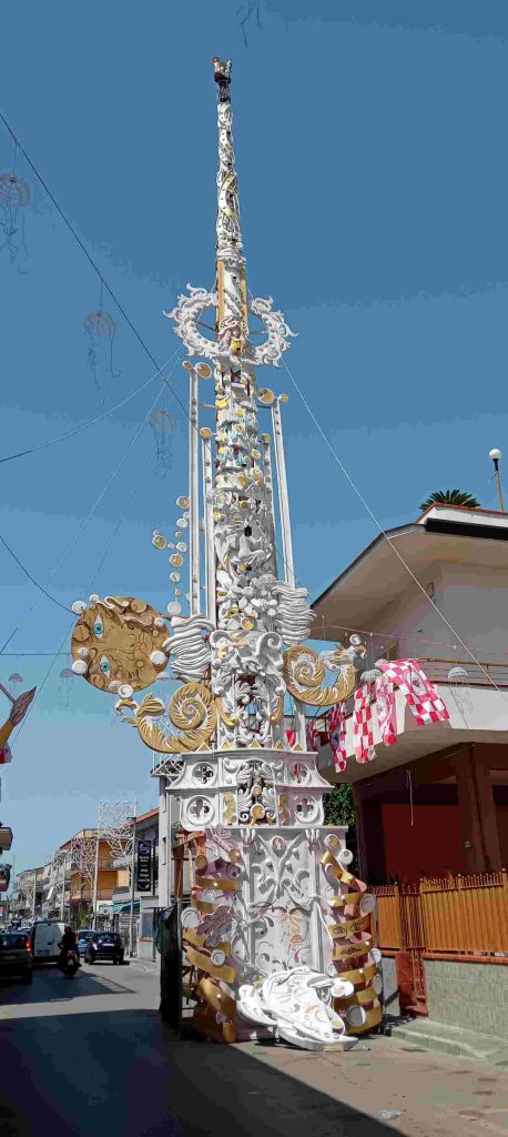 Brusciano, Gigli “vestiti”: tutto pronto per la Festa 2026