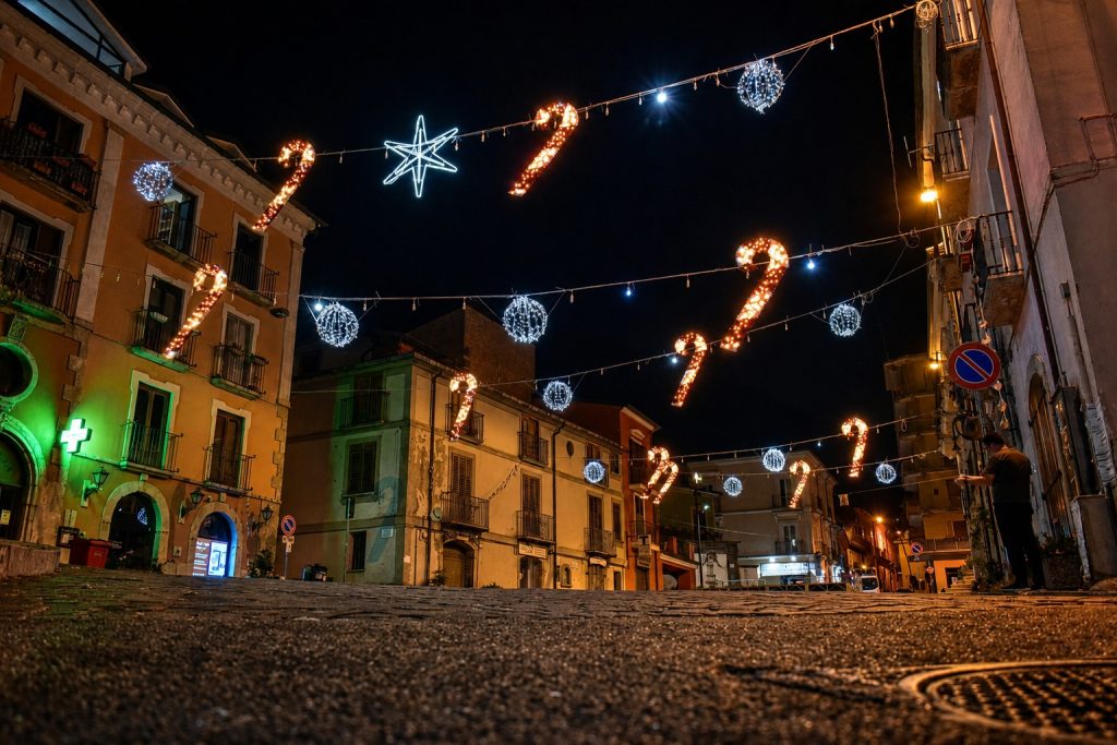 A MONTEFORTE IL CAPODANNO DESTATE. PIAZZA UMBERTO IL CUORE DELLA FESTA. IL SINDACO SIRICIO: SETTEMBRE IL MOMENTO DEI NUOVI INIZI