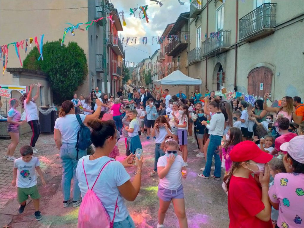 PRATA DI PRINCIPATO ULTRA SI TINGE DI COLORI: AL VIA LA SECONDA EDIZIONE DI HOLI COLOR MAGIC DAYS ALLINSEGNA DEL FELICEMENTE IMPERFETTO