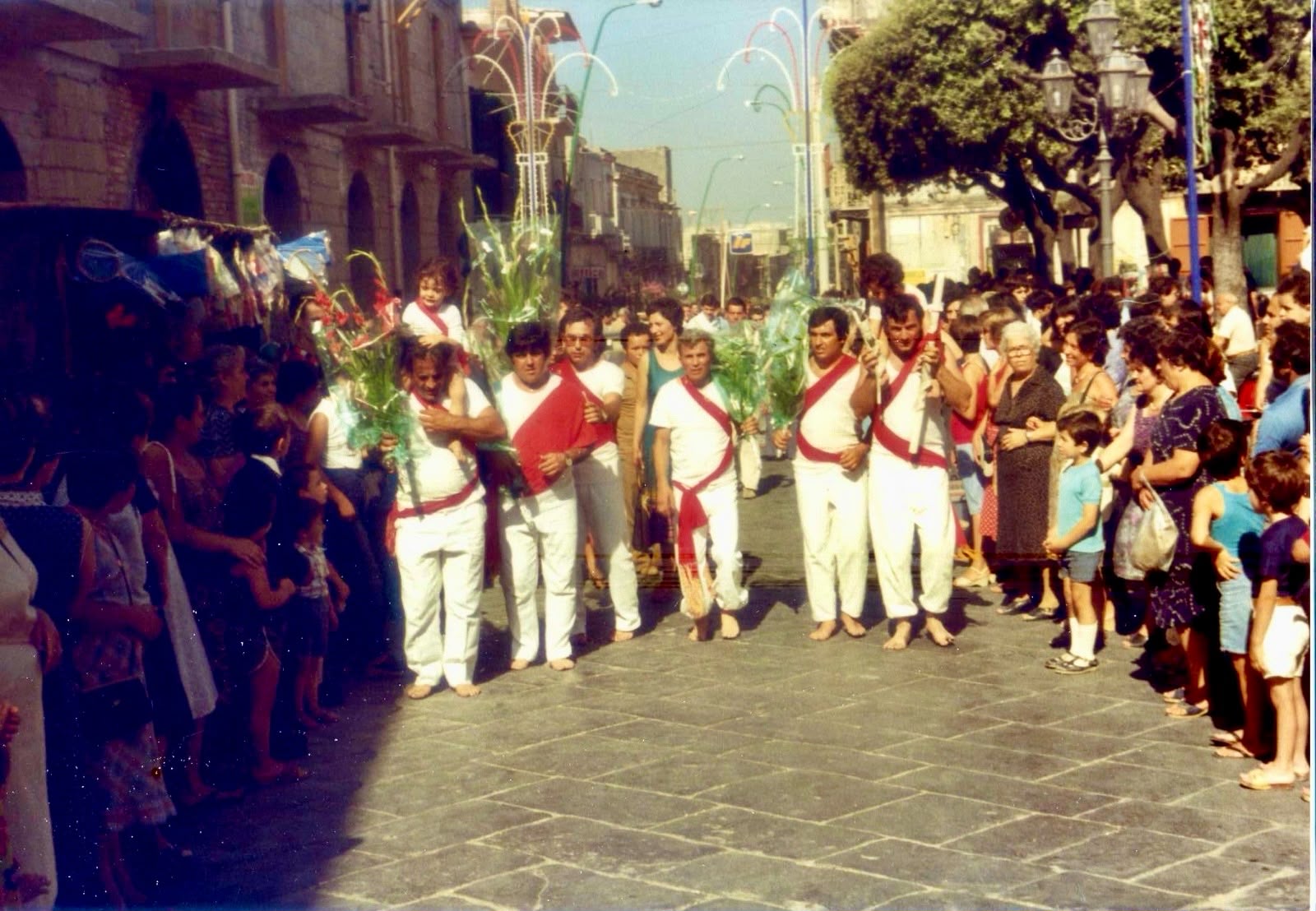 Baiano, la fede che cammina: la storia dei Battenti di Santo Stefano Baiano, la fede che cammina: la storia dei Battenti di Santo Stefano
