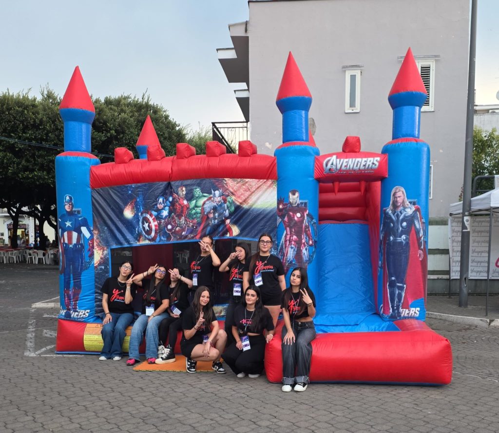 Baiano, “Yuppies in Tour” conquista anche la festa di Santo Stefano: piazza gremita tra supereroi, mascotte e divertimento Baiano, “Yuppies in Tour” conquista anche la festa di Santo Stefano: piazza gremita tra supereroi, mascotte e divertimento