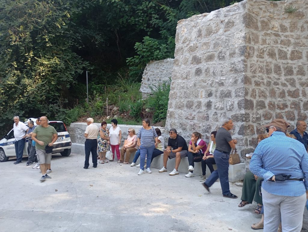 Sperone: Assunzione di Maria in località Fontana di Sperone Sperone: Assunzione di Maria in località Fontana di Sperone