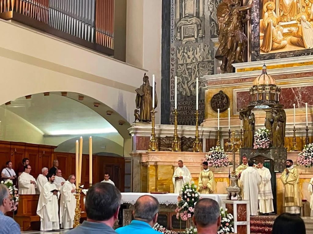 Ferragosto a Montevergine, folla di fedeli al Santuario: pellegrini da tutta la Campania