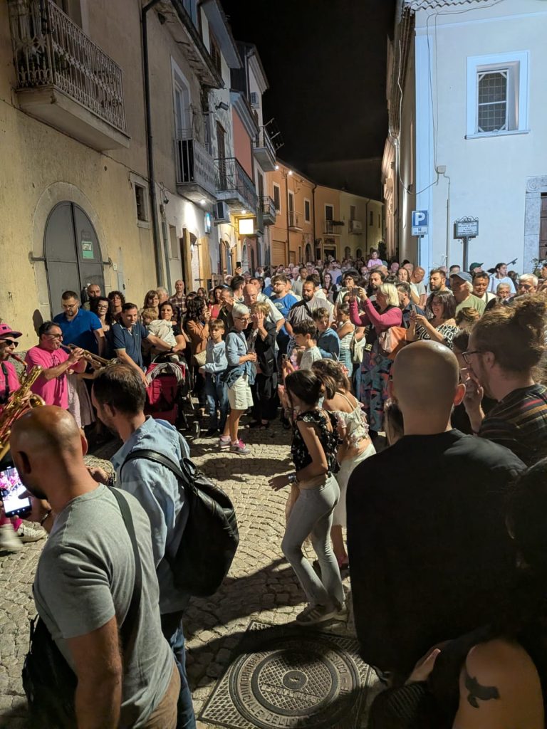 Grande successo per Sentieri Mediterranei, l’evento che valorizza l’identità irpina Grande successo per Sentieri Mediterranei, l’evento che valorizza l’identità irpina