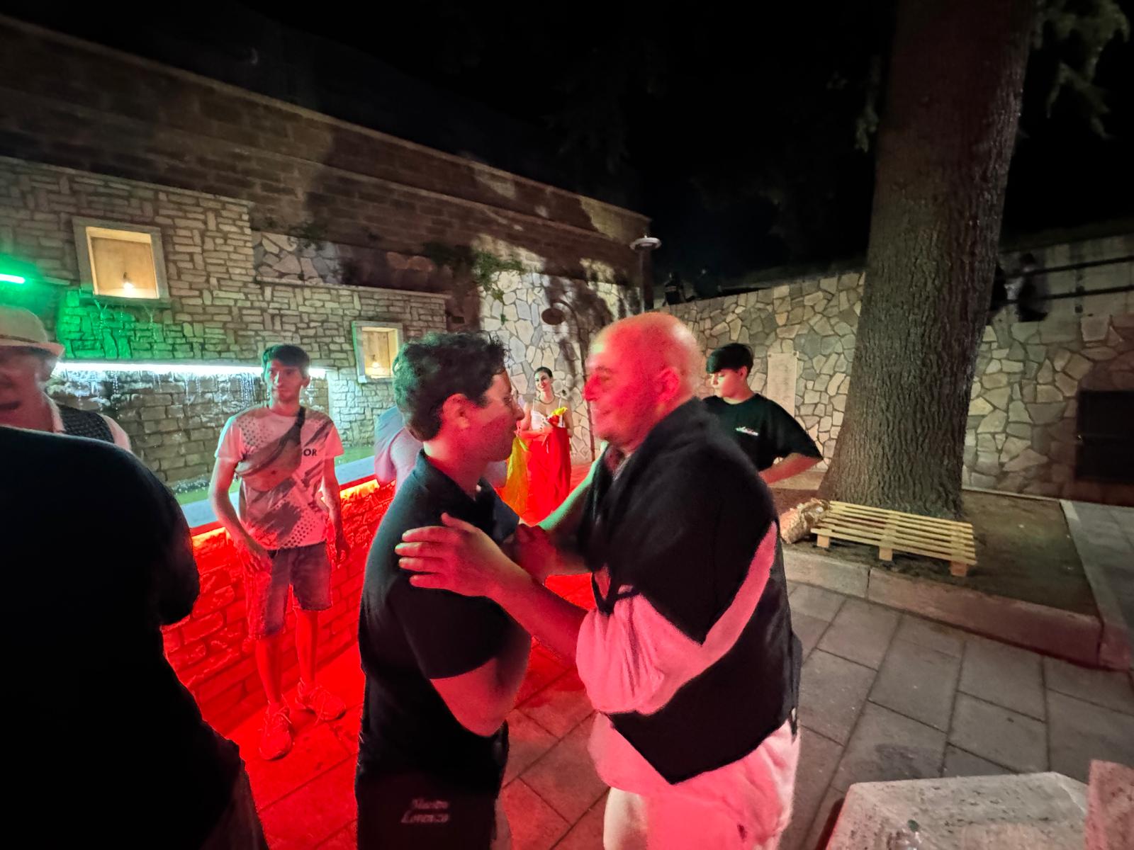 Quadrelle esplode di energia con TaranTerra: musica, balli e una piazza travolta dalla festa (FOTO) Quadrelle esplode di energia con TaranTerra: musica, balli e una piazza travolta dalla festa (FOTO)