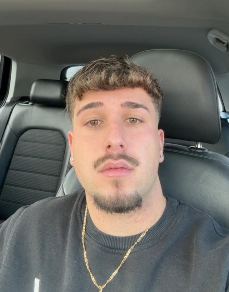 Avella, Domenico Maio compie 18 anni: gli auguri pieni d’amore della mamma e di Pietro