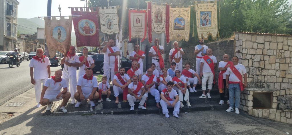 Sirignano, le bandiere dei Battenti del Mandamento insieme nel segno di Sant’Andrea Apostolo