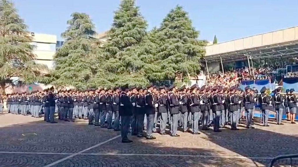 Avella: Michele Del Mastro giura fedeltà alla Repubblica ed entra nella Polizia di Stato Avella: Michele Del Mastro giura fedeltà alla Repubblica ed entra nella Polizia di Stato