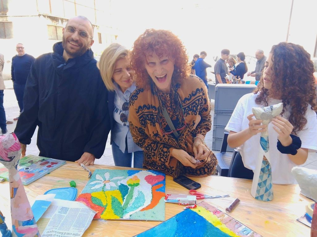 CETTINA PREZIOSO: LA MAESTRA CHE SCOLPISCE IL VENTO