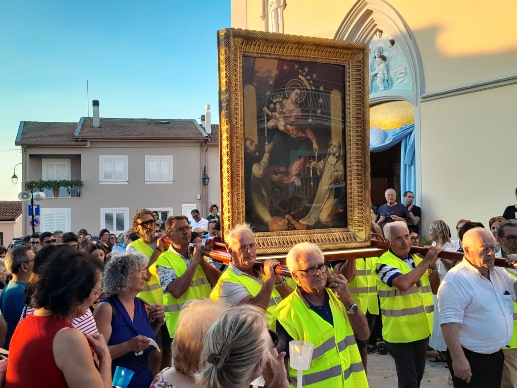 Flumeri, accoglie il quadro della Madonna del Rosario di Pompei. Flumeri, accoglie il quadro della Madonna del Rosario di Pompei.