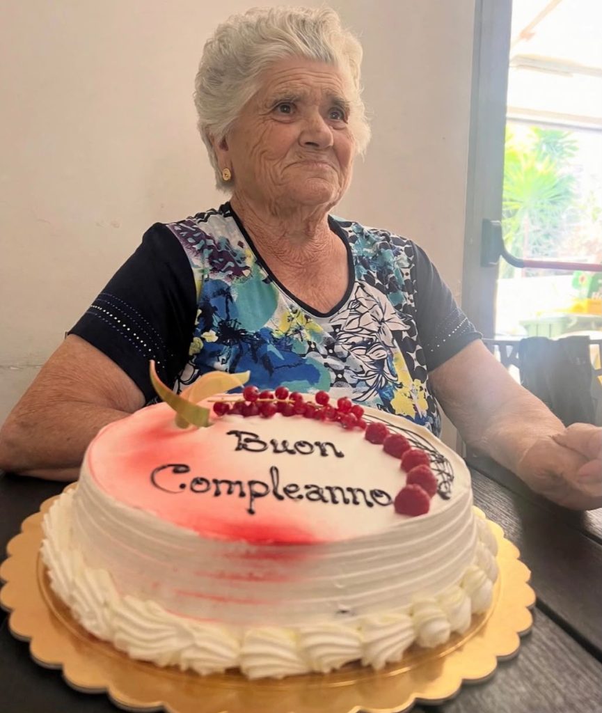 Mugnano del Cardinale in festa: Filomena Miro compie 90 anni, storica proprietaria del Bar 7/8