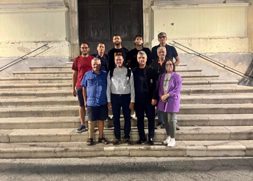 Mugnano del Cardinale, nuova guida per l’APS Maria Santissima delle Grazie: Antonio Mugnano presidente, rinnovato il direttivo per il 2026 2027 Mugnano del Cardinale, nuova guida per l’APS Maria Santissima delle Grazie: Antonio Mugnano presidente, rinnovato il direttivo per il 2026 2027