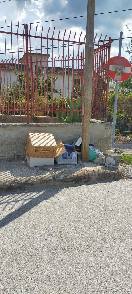 Baiano: dall’abbandono dei rifiuti a “Benvenuti al Sud” Baiano: dall’abbandono dei rifiuti a “Benvenuti al Sud”