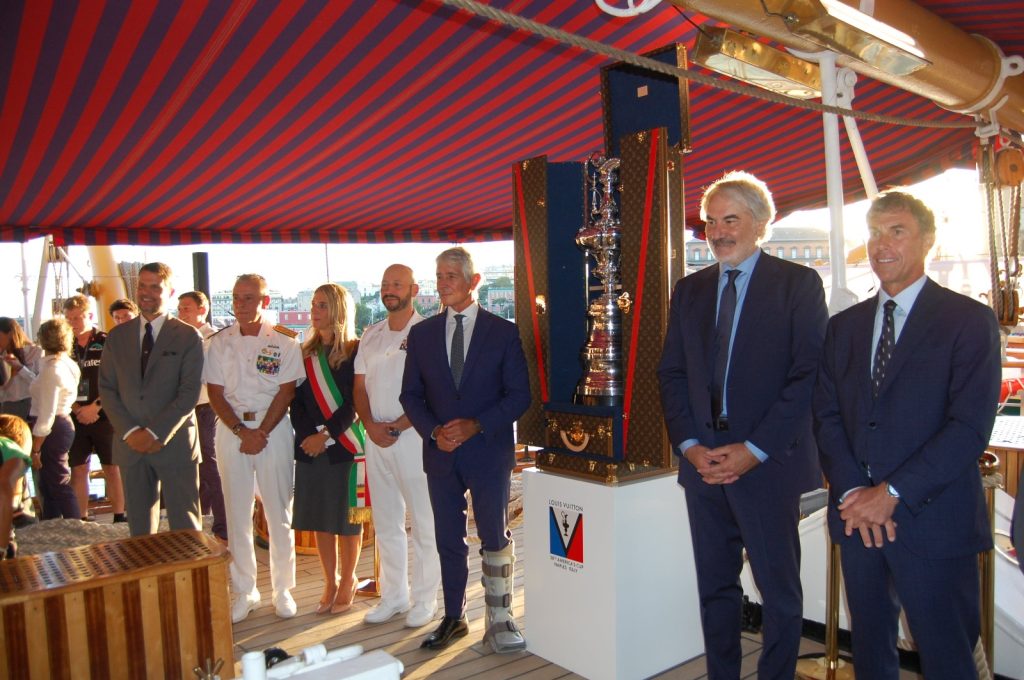 Amerigo Vespucci e America’s Cup: a Napoli l’incontro tra tradizione e innovazione. Amerigo Vespucci e America’s Cup: a Napoli l’incontro tra tradizione e innovazione.