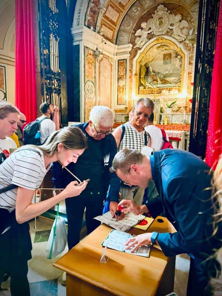 Dalle Basiliche di Cimitile al Santuario di Mugnano: 23 chilometri sulle strade di Santa Filomena.(Foto)