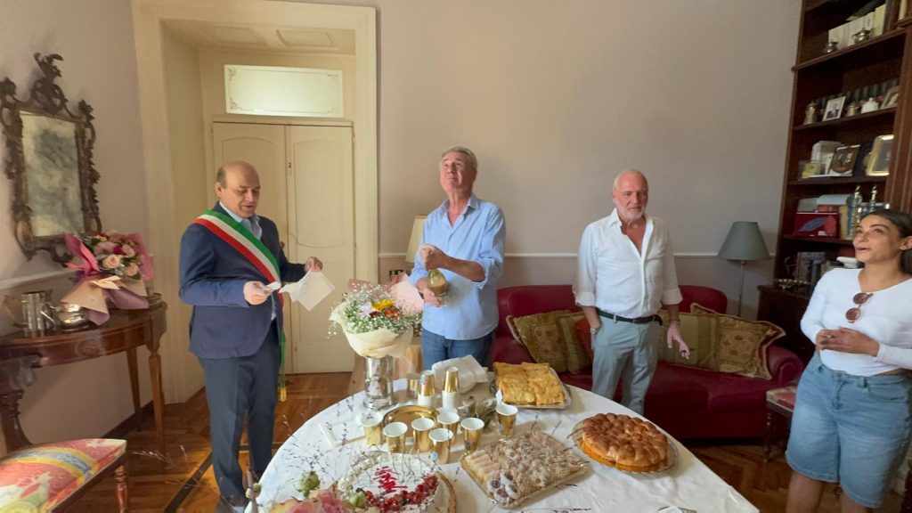 Mugnano del Cardinale festeggia i 100 anni di Giulia Tusei: un secolo di vita circondata dall’affetto della sua famiglia.(Foto)
