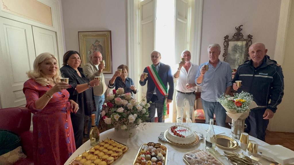 Mugnano del Cardinale festeggia i 100 anni di Giulia Tusei: un secolo di vita circondata dall’affetto della sua famiglia.(Foto)