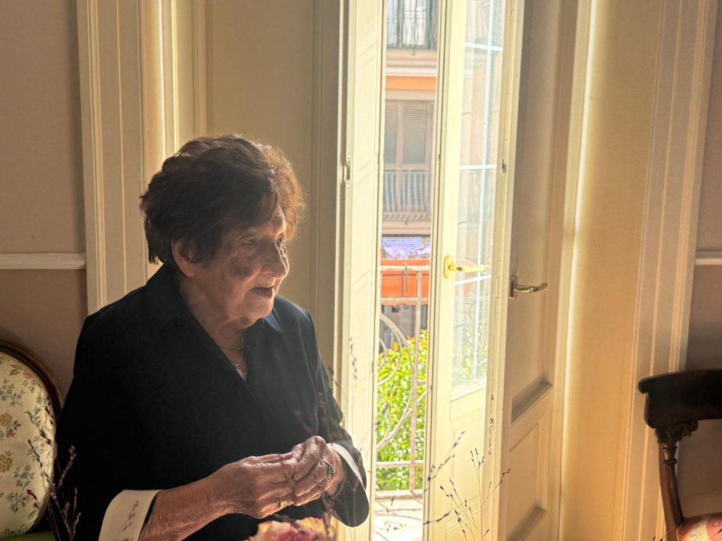 Mugnano del Cardinale festeggia i 100 anni di Giulia Tusei: un secolo di vita circondata dall’affetto della sua famiglia.(Foto)