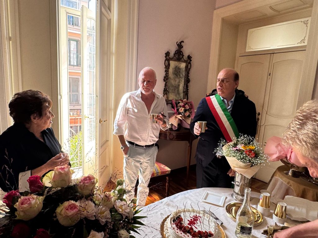 Mugnano del Cardinale festeggia i 100 anni di Giulia Tusei: un secolo di vita circondata dall’affetto della sua famiglia.(Foto) Mugnano del Cardinale festeggia i 100 anni di Giulia Tusei: un secolo di vita circondata dall’affetto della sua famiglia.(Foto)