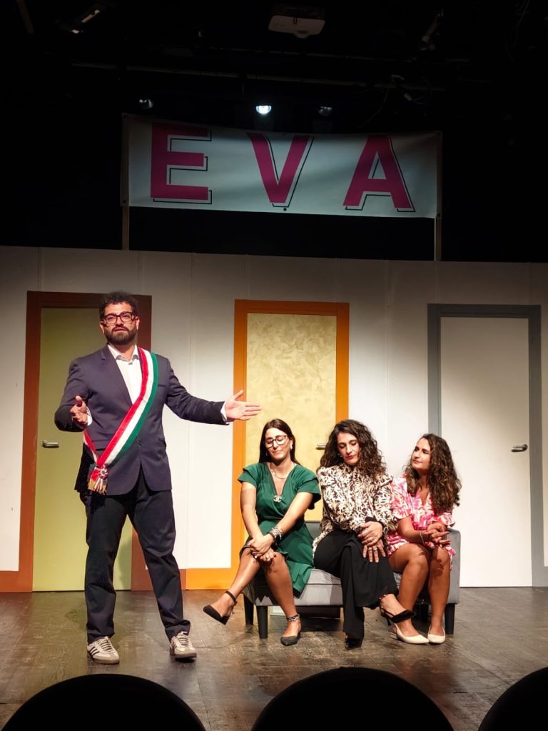 AVELLA. La Compagnia Mela conquista Roma: applausi al Teatro Tordinona per “Figlie di Eva” AVELLA. La Compagnia Mela conquista Roma: applausi al Teatro Tordinona per “Figlie di Eva”