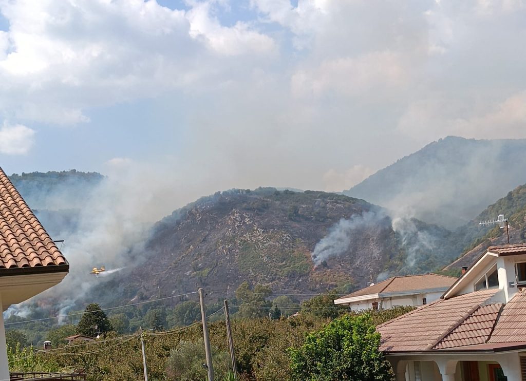 Montoro il sindaco chiede indagini tempestive per gli incendi perpetrati sul territorio Montoro il sindaco chiede indagini tempestive per gli incendi perpetrati sul territorio