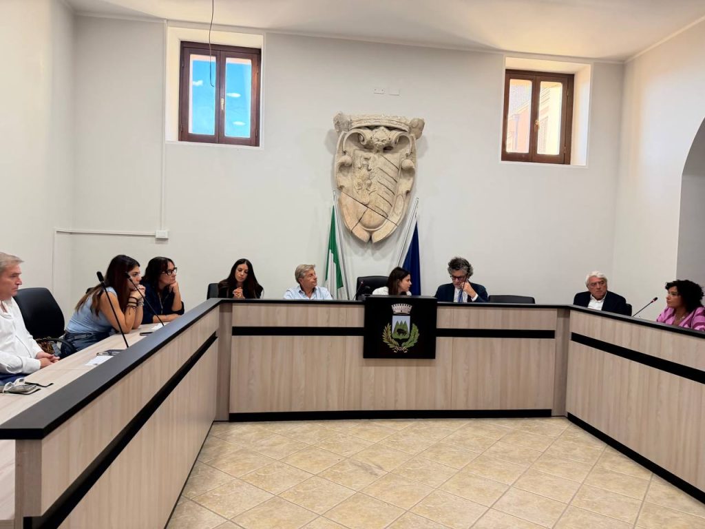Avella, polemiche in Consiglio sugli orari delle sedute: Antonia Caruso replica al sindaco Avella, polemiche in Consiglio sugli orari delle sedute: Antonia Caruso replica al sindaco