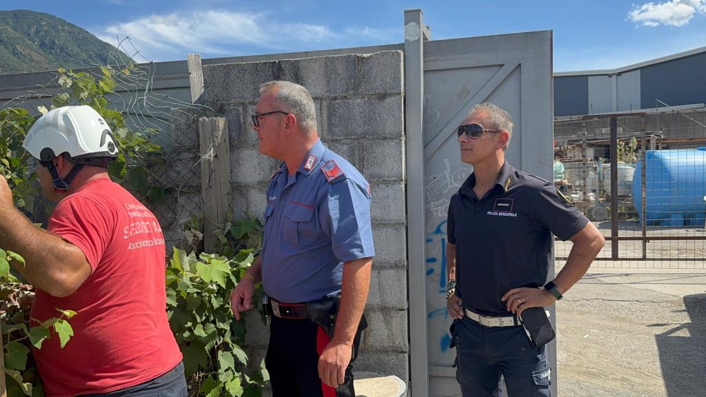 Mugnano del Cardinale, incendio al confine con Sirignano: tempestivo l’intervento dell’AIB.(Foto e video)
