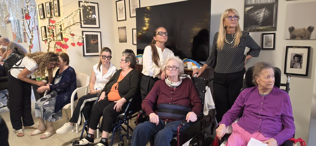 Quadrelle, alla struttura Villa San Nicola una Festa dei Nonni all’insegna dell’emozione. FOTO Quadrelle, alla struttura Villa San Nicola una Festa dei Nonni all’insegna dell’emozione. FOTO
