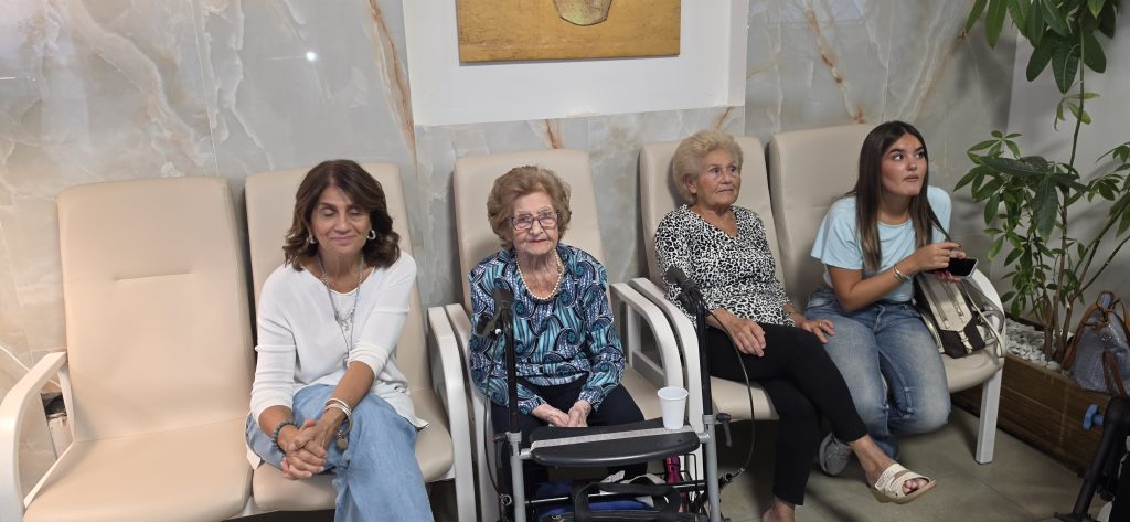 Quadrelle, alla struttura Villa San Nicola una Festa dei Nonni all’insegna dell’emozione. FOTO Quadrelle, alla struttura Villa San Nicola una Festa dei Nonni all’insegna dell’emozione. FOTO