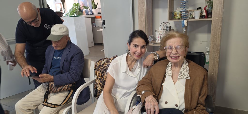 Quadrelle, alla struttura Villa San Nicola una Festa dei Nonni all’insegna dell’emozione. FOTO Quadrelle, alla struttura Villa San Nicola una Festa dei Nonni all’insegna dell’emozione. FOTO