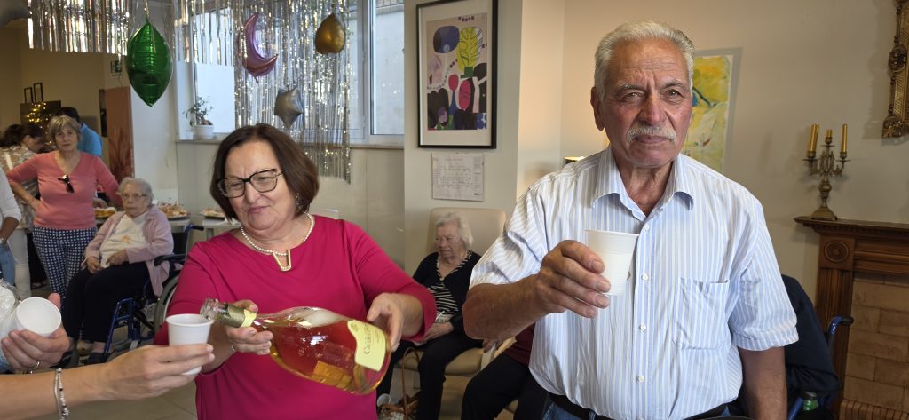 Quadrelle, alla struttura Villa San Nicola una Festa dei Nonni all’insegna dell’emozione. FOTO Quadrelle, alla struttura Villa San Nicola una Festa dei Nonni all’insegna dell’emozione. FOTO