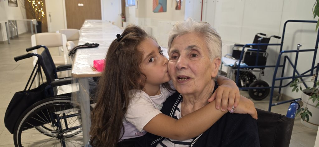 Quadrelle, alla struttura Villa San Nicola una Festa dei Nonni all’insegna dell’emozione. FOTO Quadrelle, alla struttura Villa San Nicola una Festa dei Nonni all’insegna dell’emozione. FOTO