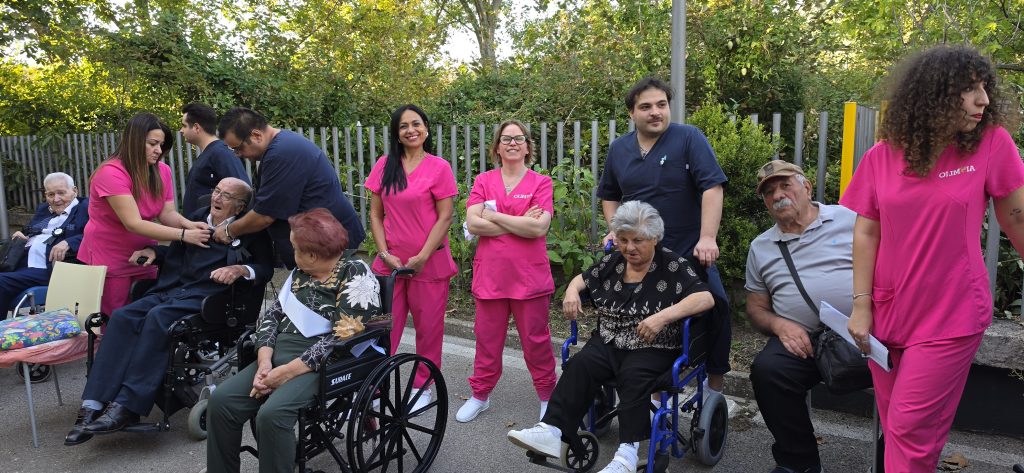 Sirignano, alla struttura Olimpia una Festa dei Nonni tra emozioni, sorrisi e tanto divertimento. Foto Sirignano, alla struttura Olimpia una Festa dei Nonni tra emozioni, sorrisi e tanto divertimento. Foto