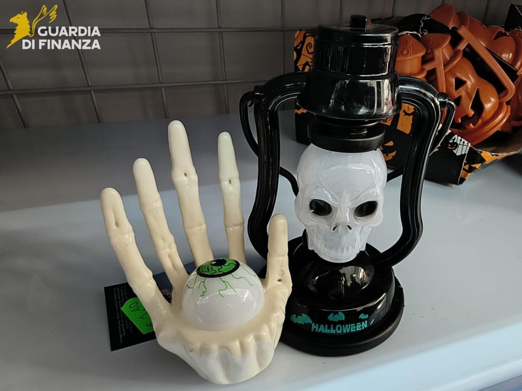 Halloween, sequestrati circa 40mila articoli non conformi in Irpinia: controlli della Guardia di Finanza