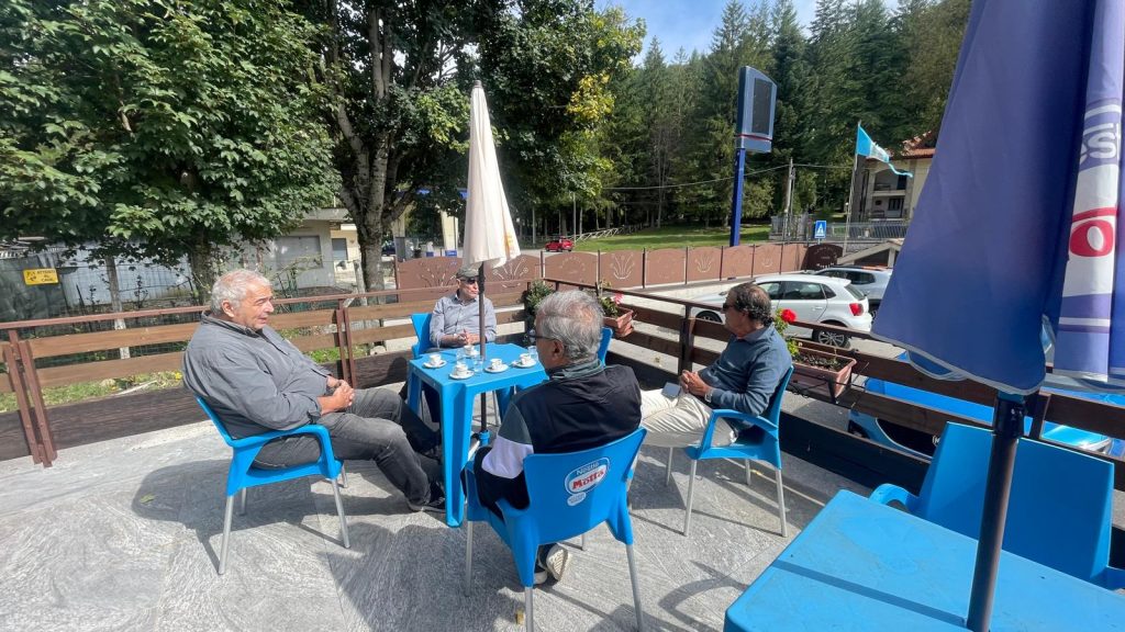 BAIANO. Sull’ Altopiano del Laceno, si rinnova l’appuntamento del pranzo sociale d‘annata. Il Fauno, tipico ristorante baita, attende quelli de L’Incontro commensali habitué BAIANO. Sull’ Altopiano del Laceno, si rinnova l’appuntamento del pranzo sociale d‘annata. Il Fauno, tipico ristorante baita, attende quelli de L’Incontro commensali habitué