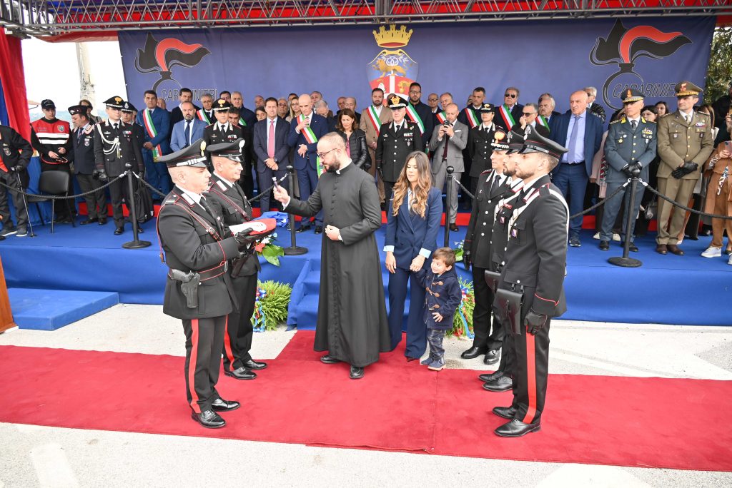 Taurasi (AV) Inaugurata la nuova Stazione Carabinieri, intitolata al Capitano M.B.V.M. “alla memoria” Teobaldo Ernesto Caggiano Taurasi (AV) Inaugurata la nuova Stazione Carabinieri, intitolata al Capitano M.B.V.M. “alla memoria” Teobaldo Ernesto Caggiano