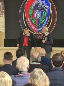 Saviano, l’Associazione Nazionale Carabinieri celebra la fedeltà e i valori dell’Arma: riconoscimenti ai soci e un premio speciale alla stilista Michelina Galeotafiore Saviano, l’Associazione Nazionale Carabinieri celebra la fedeltà e i valori dell’Arma: riconoscimenti ai soci e un premio speciale alla stilista Michelina Galeotafiore