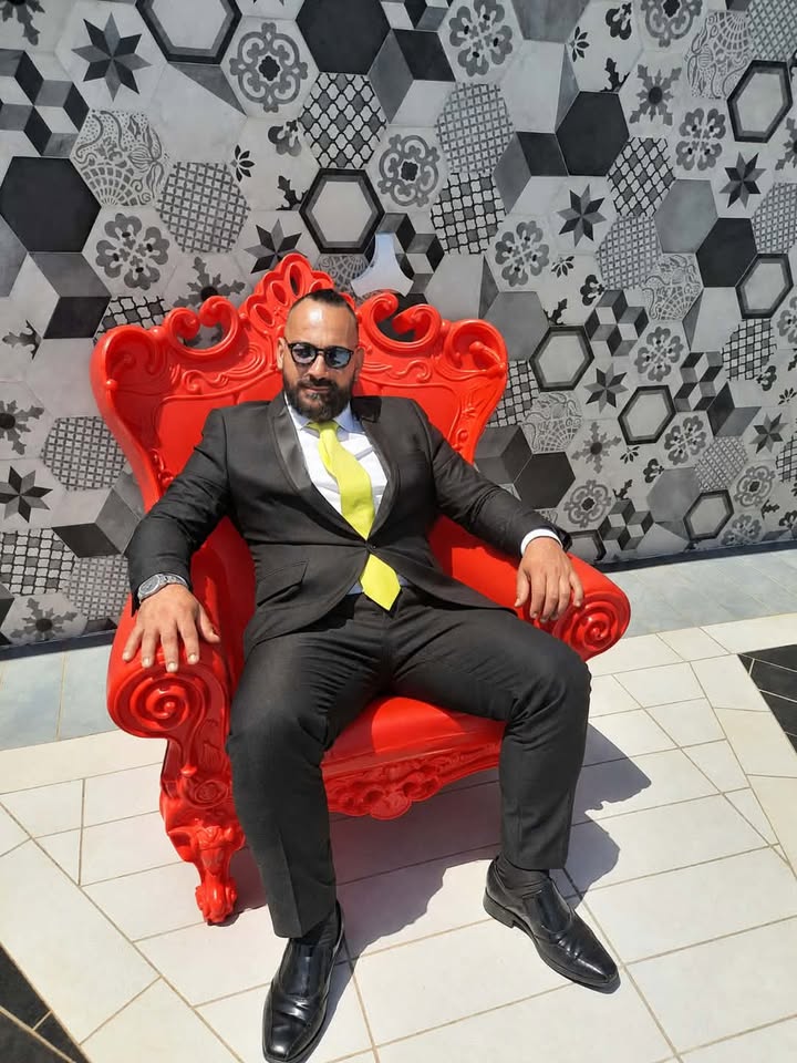 QUADRELLE (AV). Luciano Pellegrino compie 40 anni: gli auguri della famiglia e degli amici QUADRELLE (AV). Luciano Pellegrino compie 40 anni: gli auguri della famiglia e degli amici