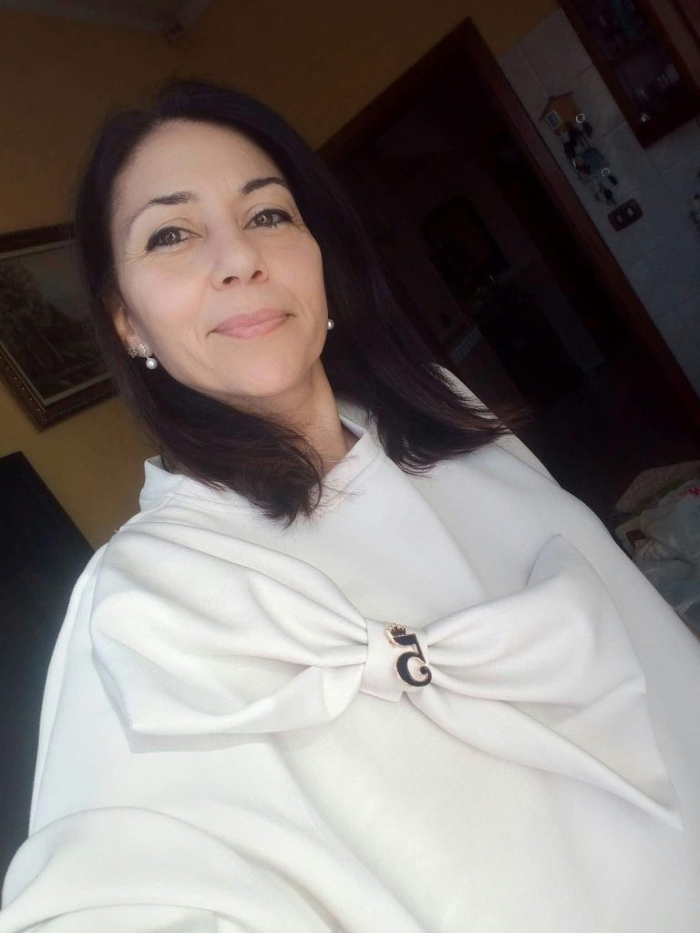 Quadrelle, Adriana Piccolo compie 50 anni: gli auguri di Maria De Santis Quadrelle, Adriana Piccolo compie 50 anni: gli auguri di Maria De Santis