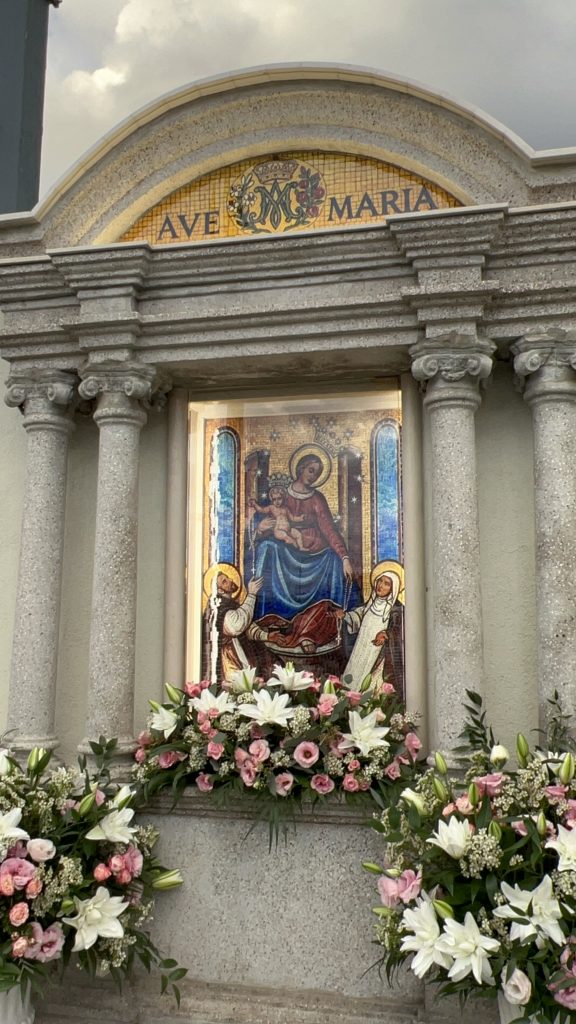 Avella, torna a splendere la Madonna di Pompei: restaurata e benedetta l’immagine votiva del Purgatorio Avella, torna a splendere la Madonna di Pompei: restaurata e benedetta l’immagine votiva del Purgatorio